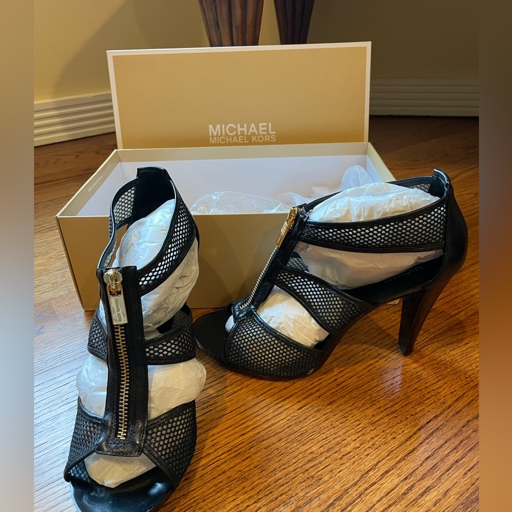 Michael Kors Berkeley T Strap Mesh Size 8.5 Black - image 3